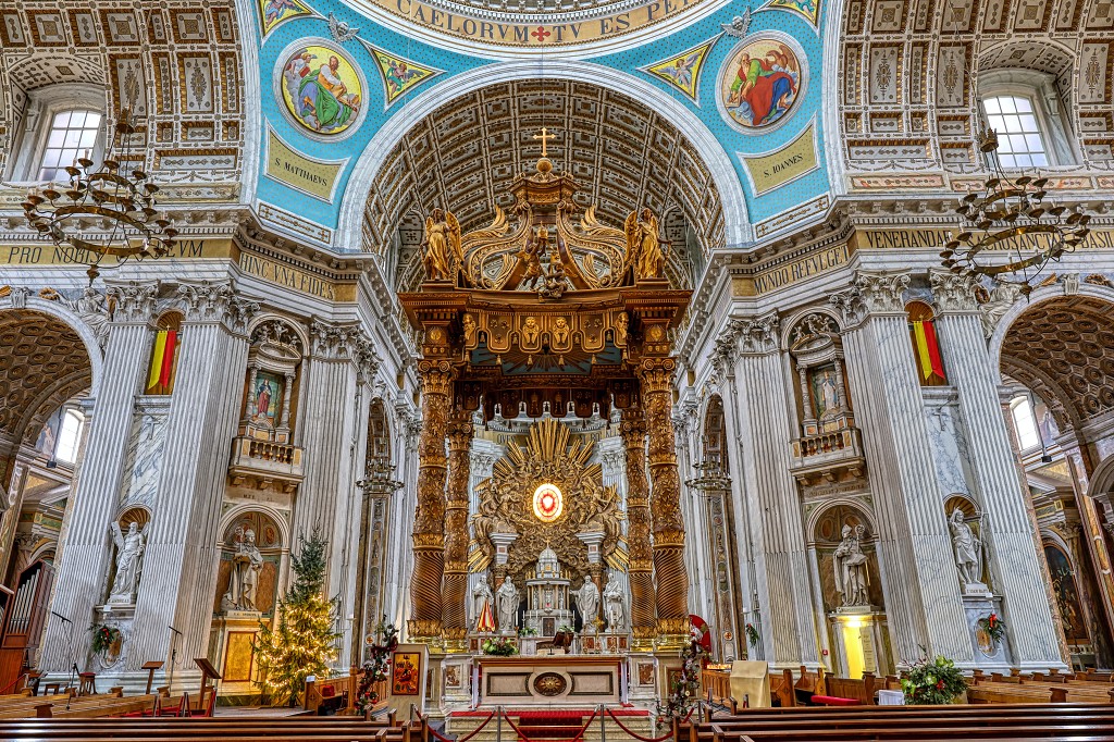 Basiliek Heiligen Agatha Barbara hdr rooms katholiek kerk Oudenbosch kerkfotografie religie religion bedevaart pelerinage kathedraal pelgrimage saint cathedrale cathedral basiliek basilique basilica